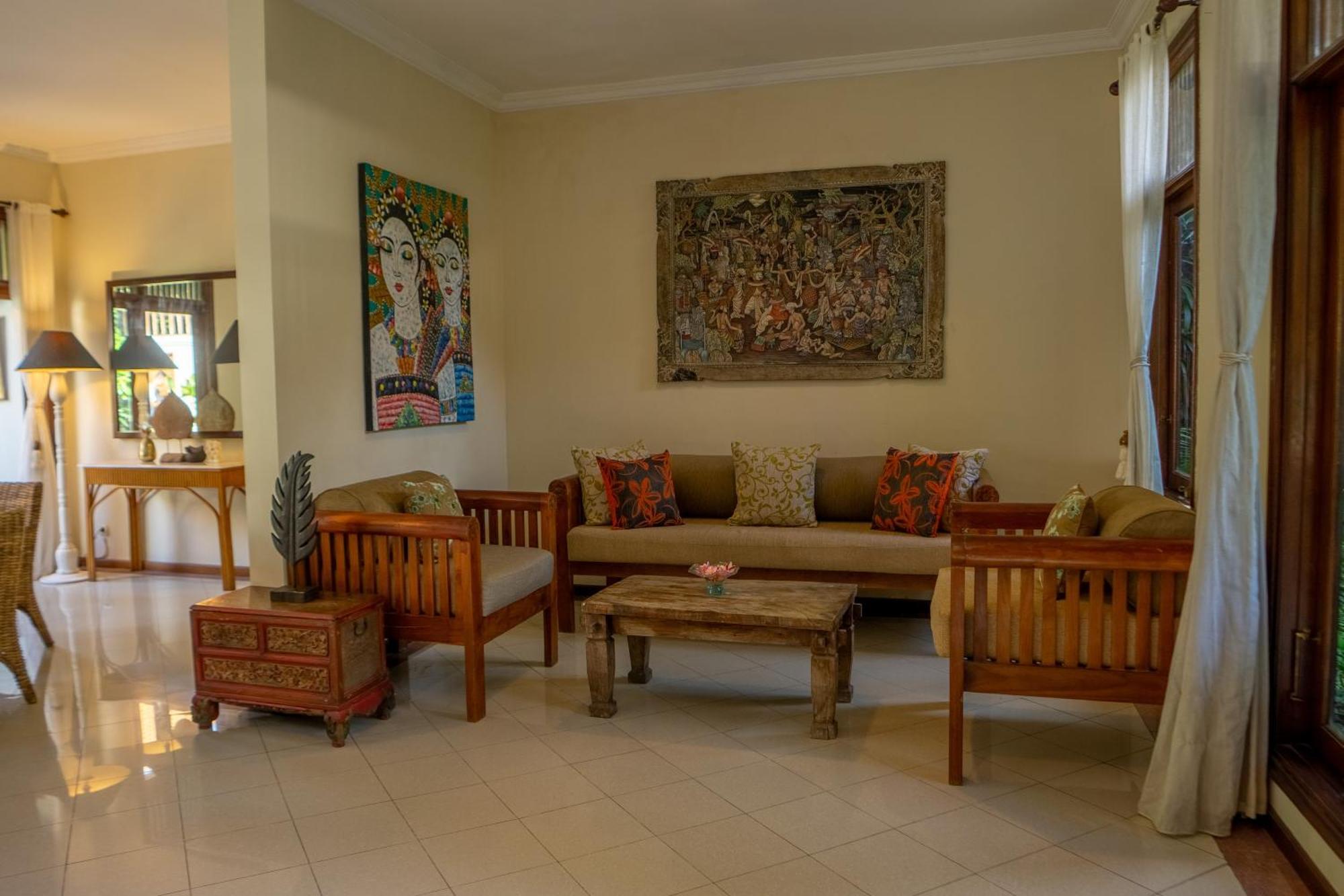 Atres Griya 5 Private Bedroom Kuta Villa *